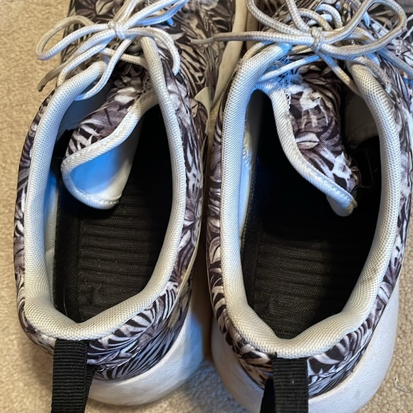 Nike Roshe - Picture 7 of 8